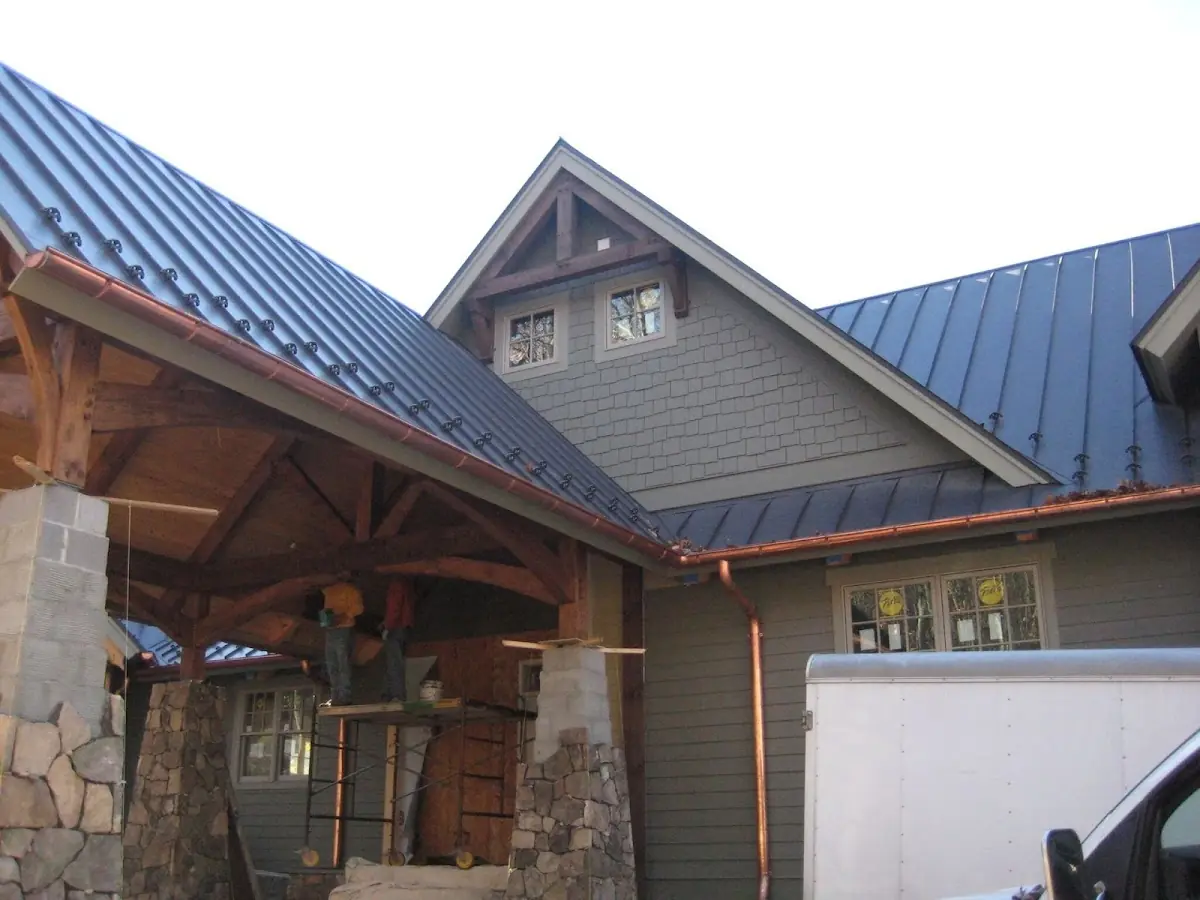 Craftsman Roofing team delivering quality roofing work in Oakridge Farms
